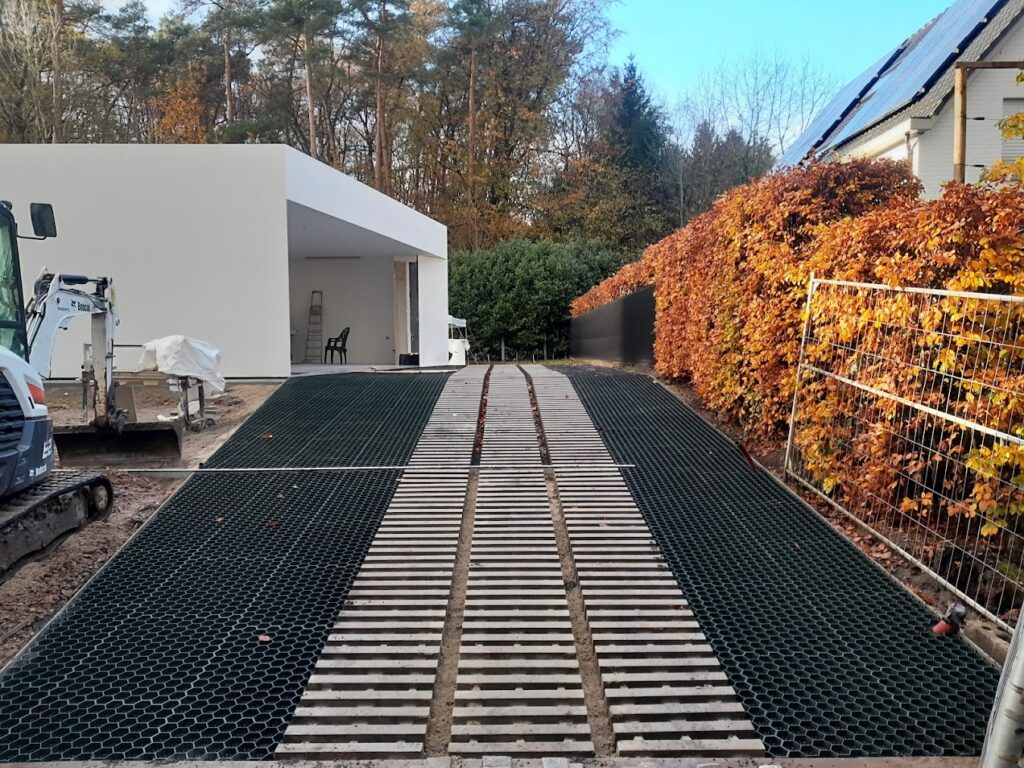 Grastegels met grasmatten